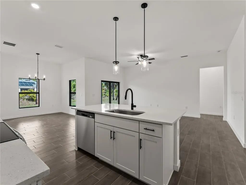 Gulf Shores Realty: 14 e8e3c0eb9fcd8ae926879df133c0635d l