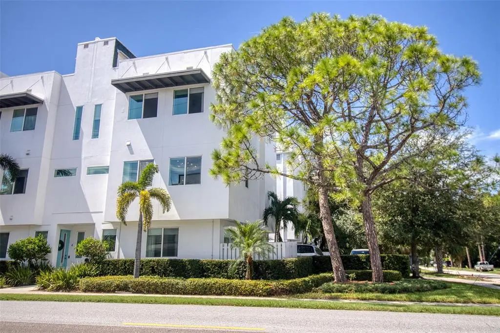 3100 W Paul Avenue 2, TAMPA