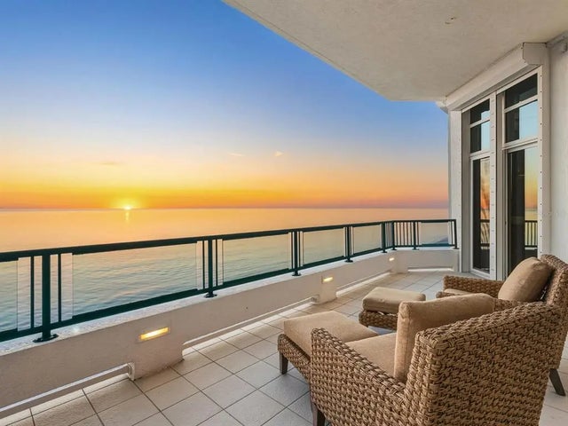 655 Longboat Club Road 1ph, LONGBOAT KEY