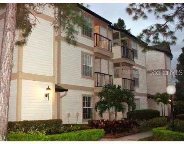 1908 Lake Atriums Circle 18, ORLANDO