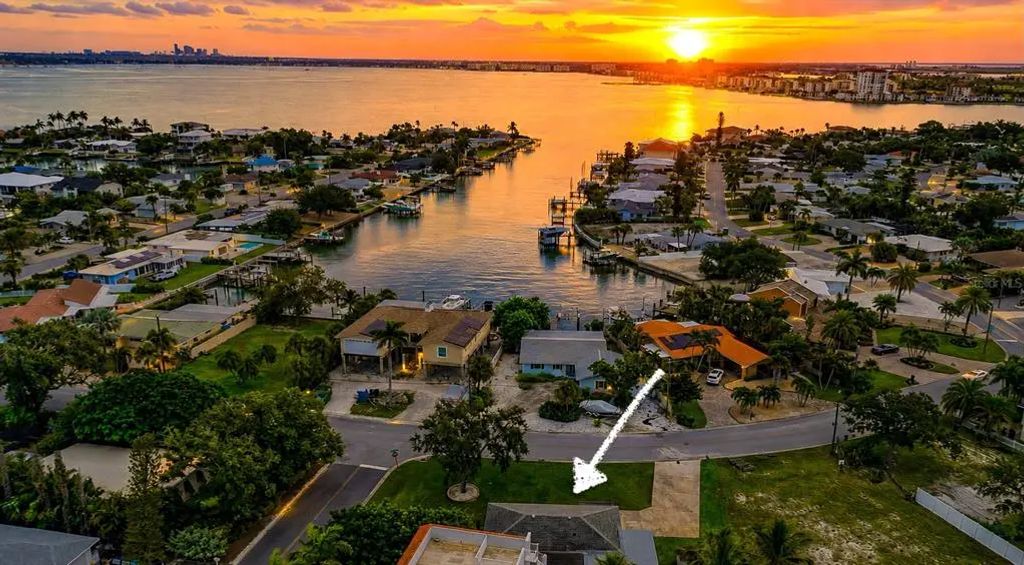 3982 Poinsettia Drive, ST PETE BEACH