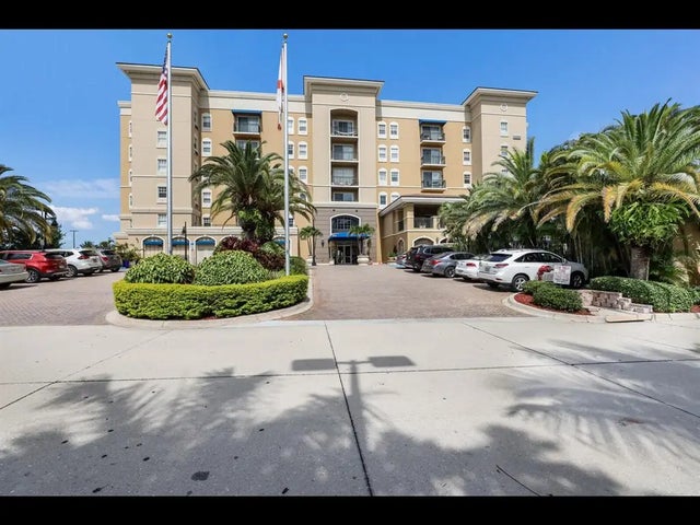 1064 N Tamiami Trail 1219, SARASOTA