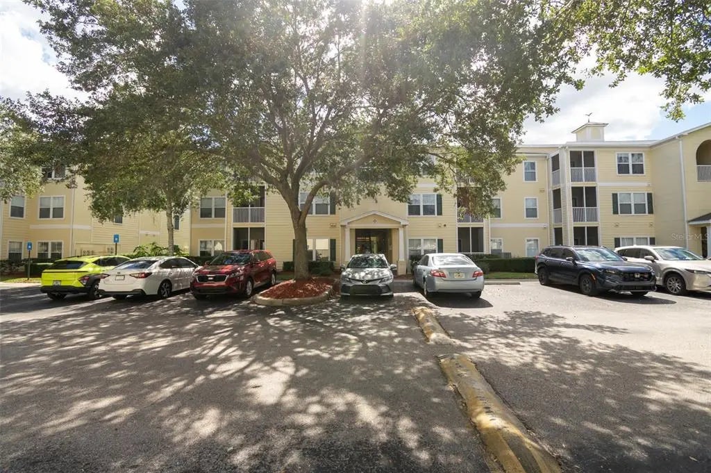 18113 Bridle Club Drive, TAMPA