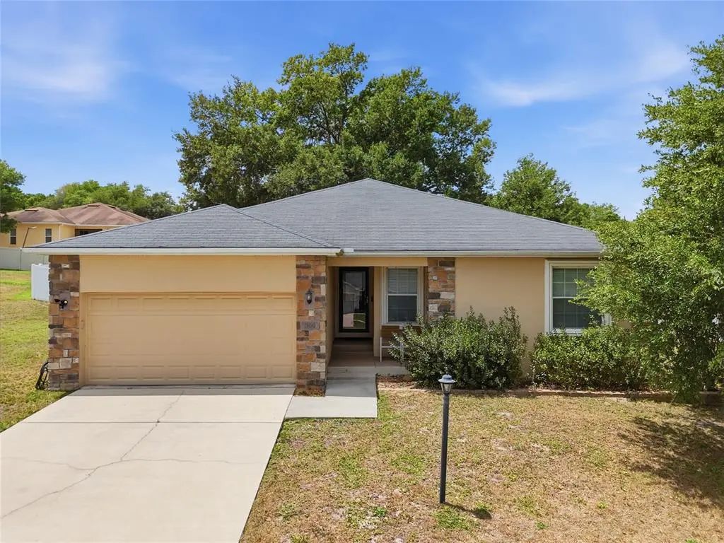 306 Stonepoint Lane, LADY LAKE