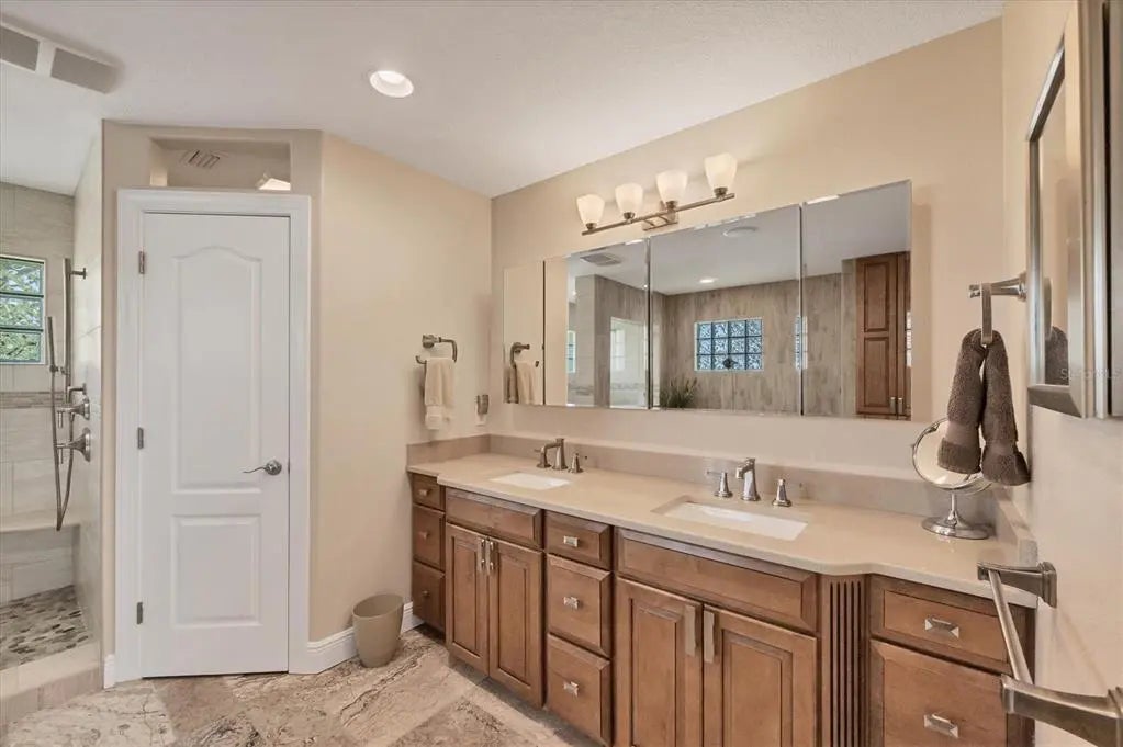 Gulf Shores Realty: 28 a1c2be8ed1fb1a1c6f3203f43472b022 l