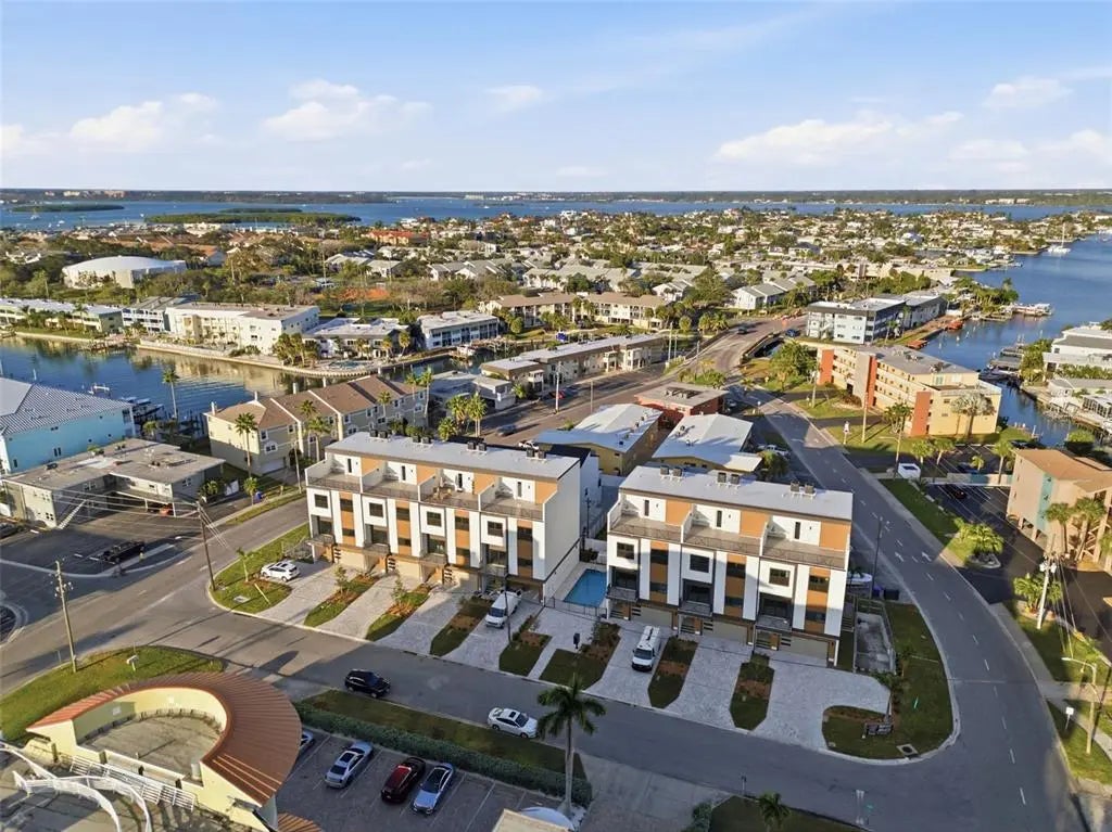 11605 1st Street E B1, TREASURE ISLAND