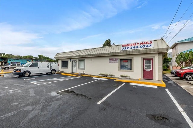 800 Pasadena Avenue S, ST PETERSBURG