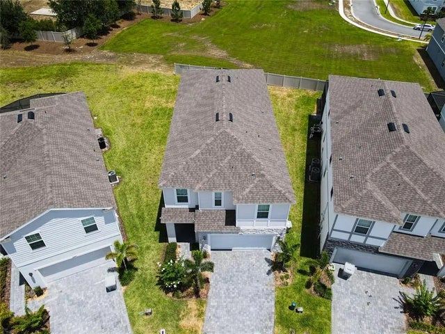 3401 Lilac Way, DAVENPORT