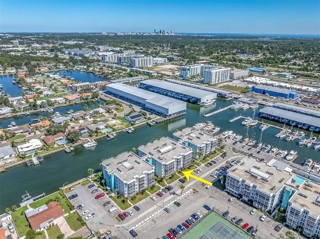 4902 38th Way S 109, ST PETERSBURG