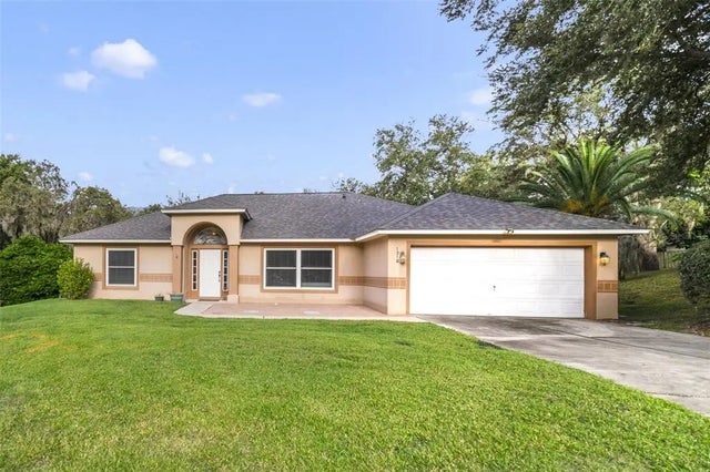 1310 Woods Edge Court, MINNEOLA
