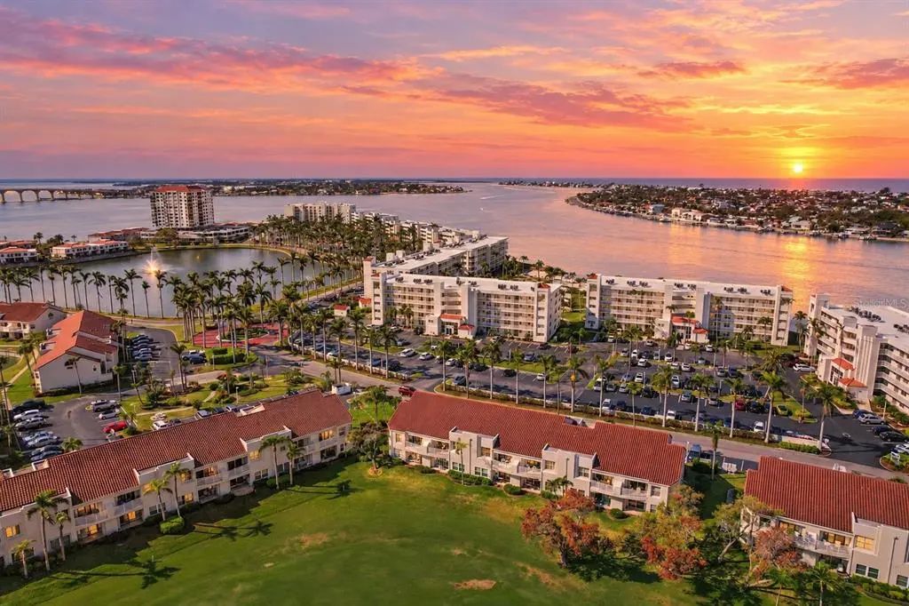 6021 Bahia Del Mar Circle 137, ST PETERSBURG