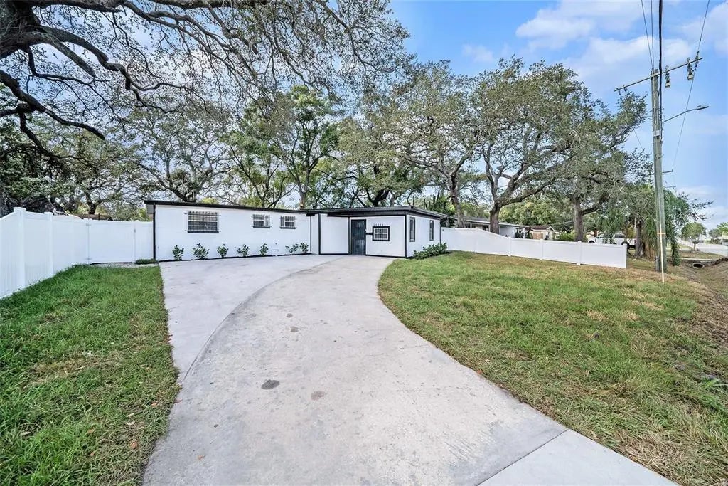 10714 N Central Avenue, TAMPA