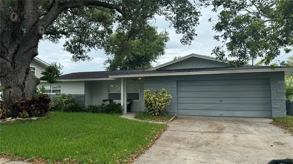 9652 Commodore Drive, SEMINOLE
