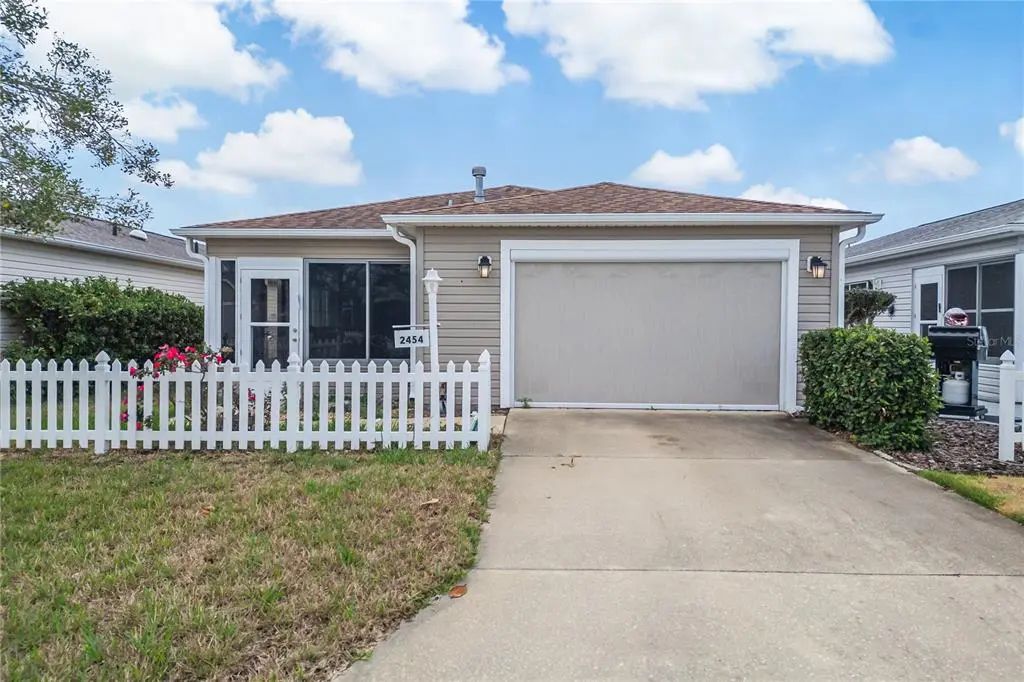 2454 Southern Oak Street, THE VILLAGES