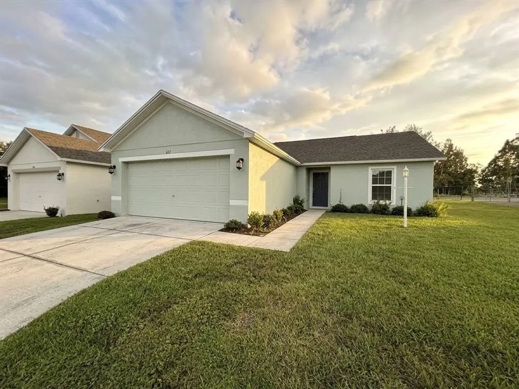 627 W Carey Lane, AVON PARK