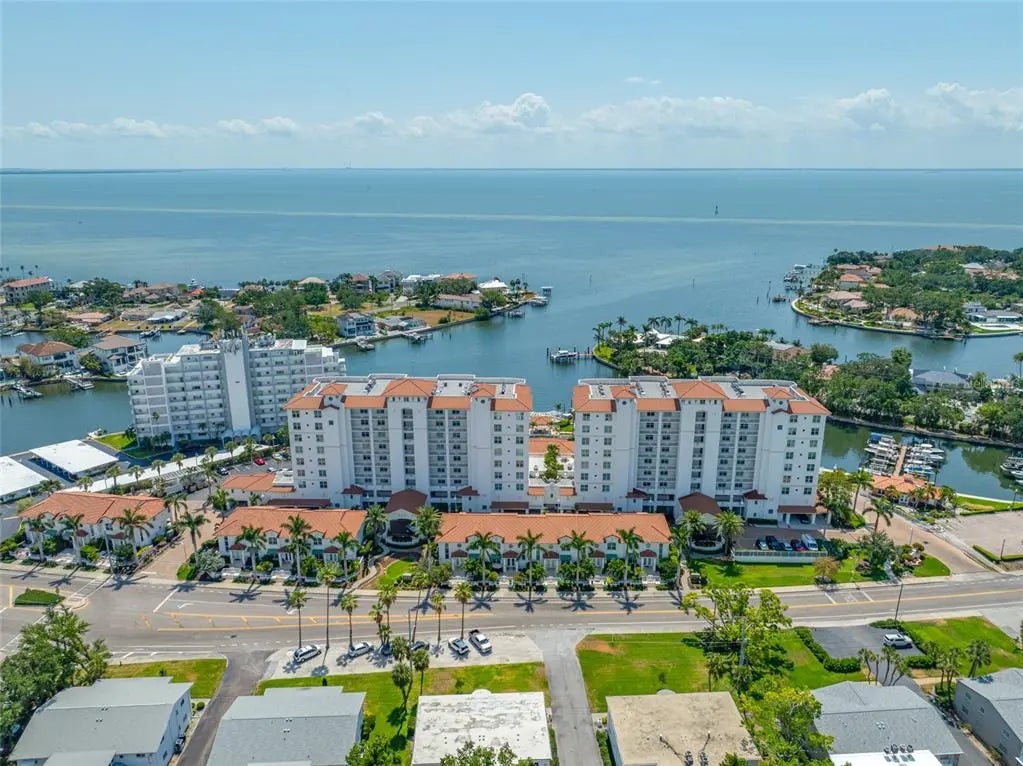 1325 Snell Isle Boulevard Ne 810, ST PETERSBURG