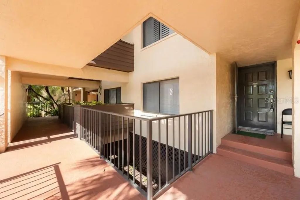 1060 Pinellas Bayway S 103, ST PETERSBURG