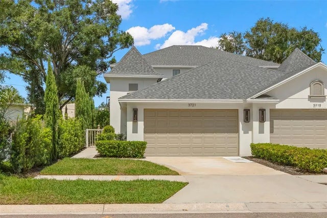 3721 Iris Street N, ST PETERSBURG