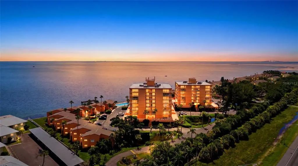 7432 Sunshine Skyway Lane S 506, ST. PETERSBURG