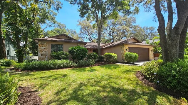 2401 Country Trails Drive, SAFETY HARBOR