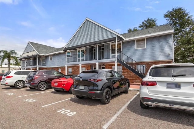 200 Country Club Drive 108, LARGO