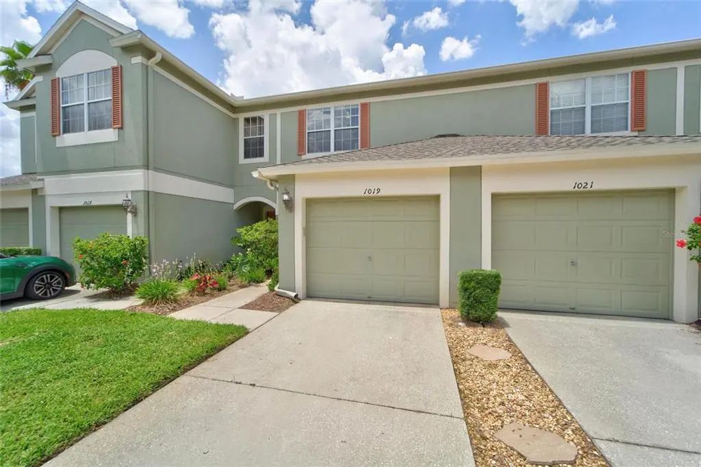 1019 Vista Cay Court, BRANDON