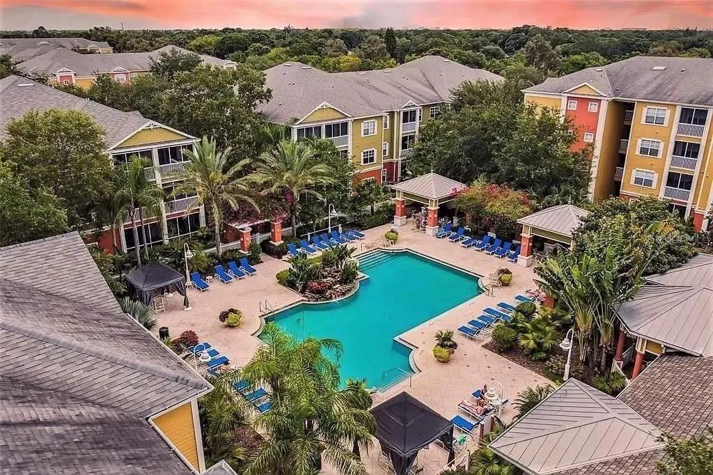 4207 S Dale Mabry Highway 1104, TAMPA