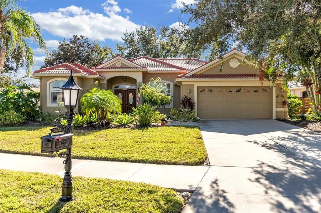 5723 Eastwind Drive, SARASOTA