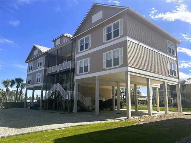 148 1st Ave E. A203, HORSESHOE BEACH