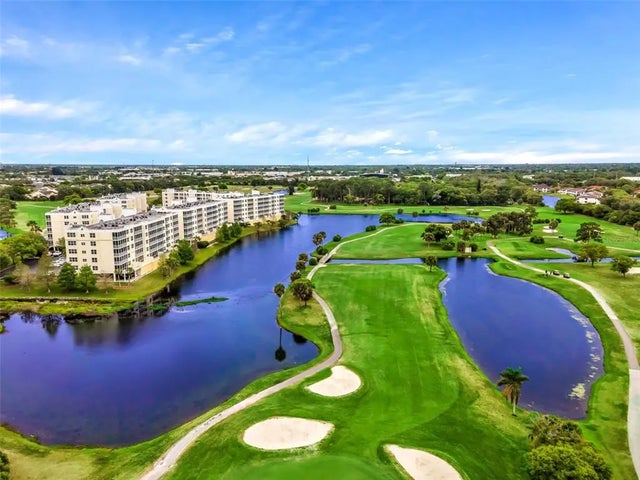 1200 Country Club Drive 5404, LARGO
