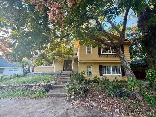 1700 Barton Street, LONGWOOD