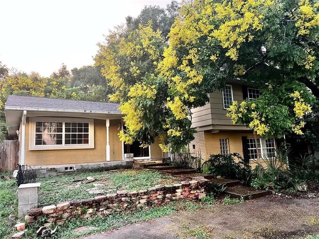 1700 Barton Street, LONGWOOD