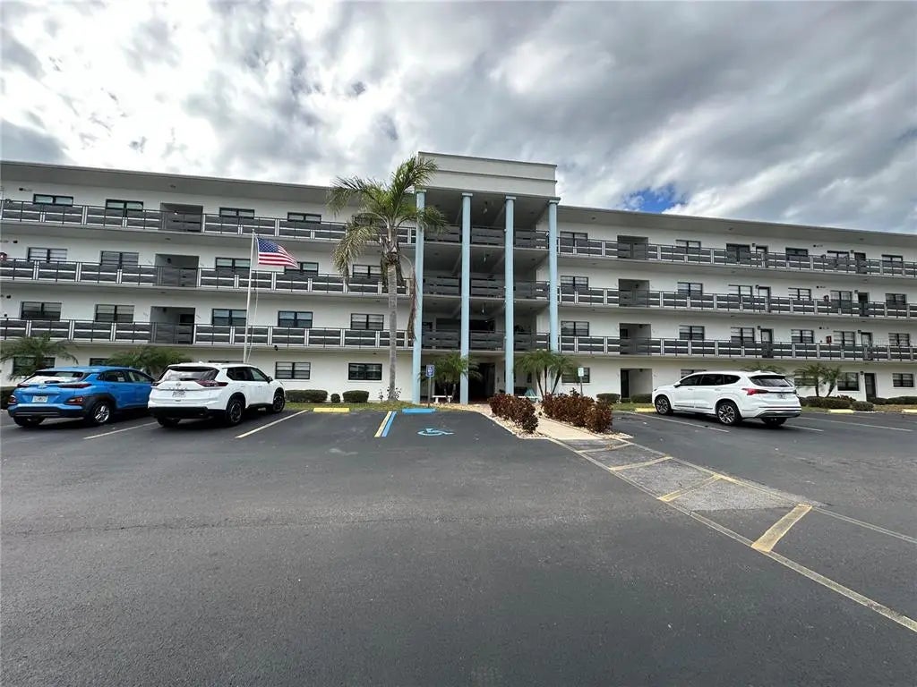 5980 80th Street N 108, ST PETERSBURG