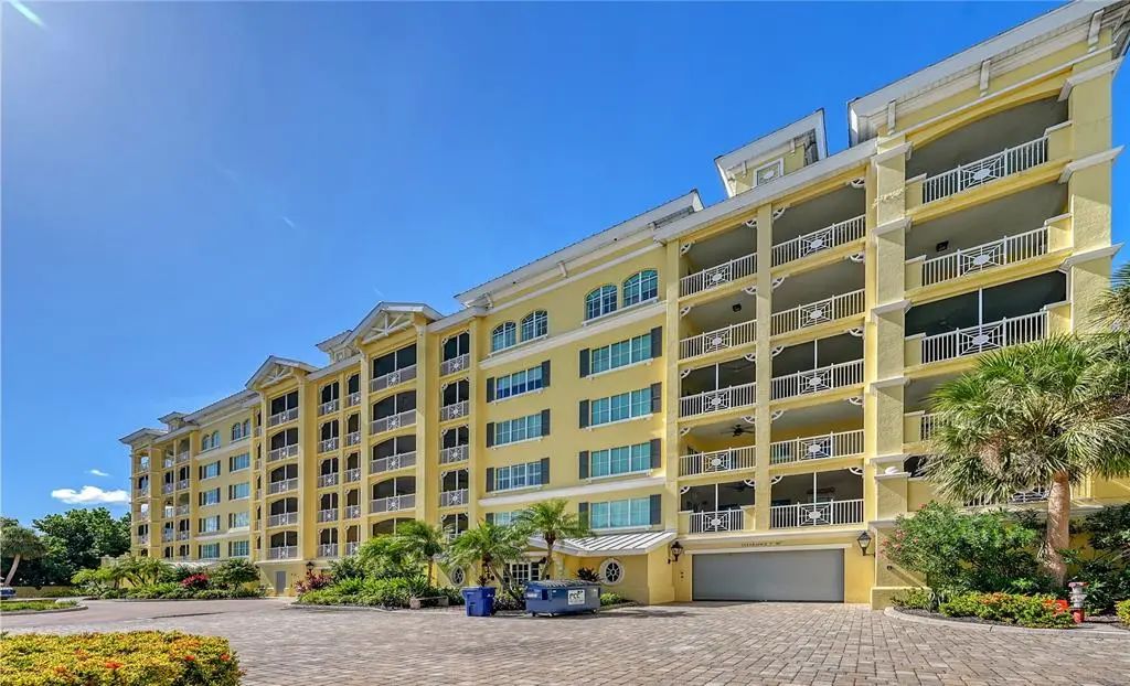 1308 Old Stickney Point Road W32, SARASOTA
