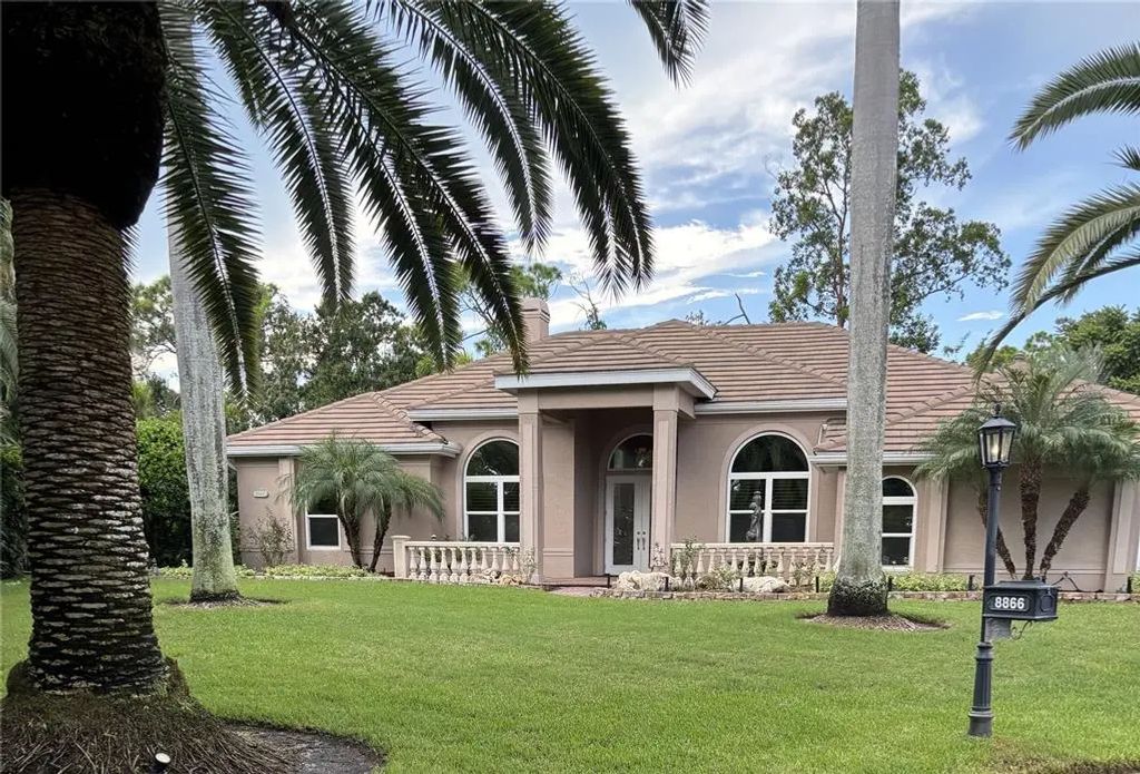 8866 Bloomfield Boulevard, SARASOTA