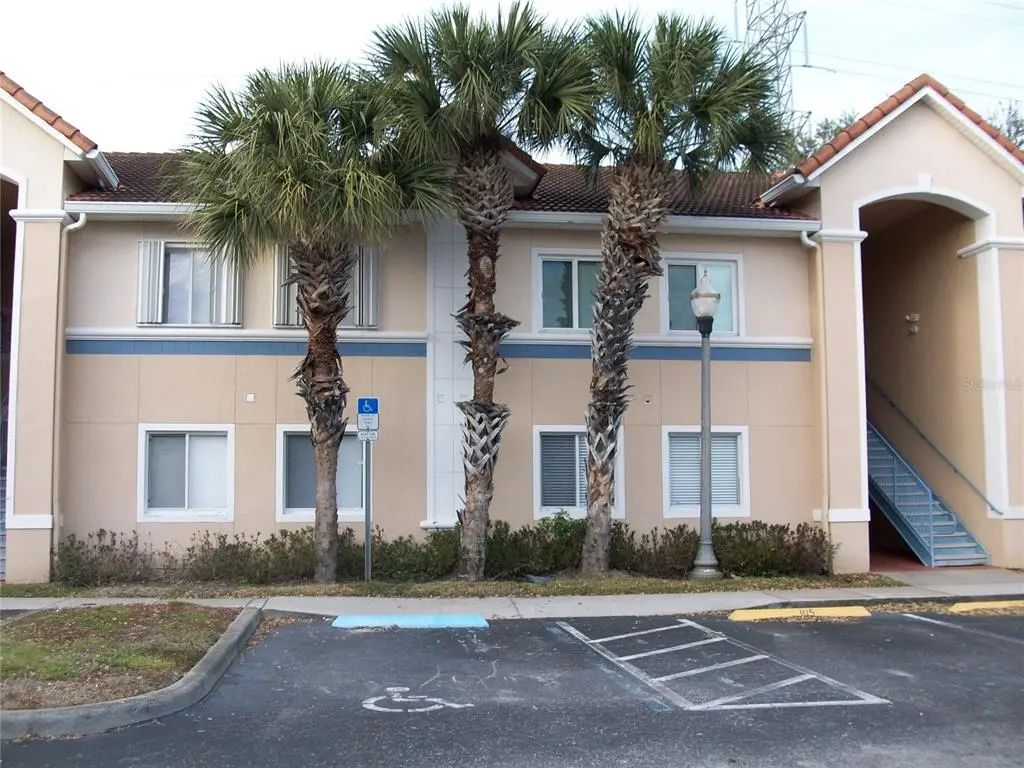 495 Las Cortes Lane 105, ORLANDO