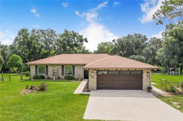 1701 Champagne Road, DAVENPORT