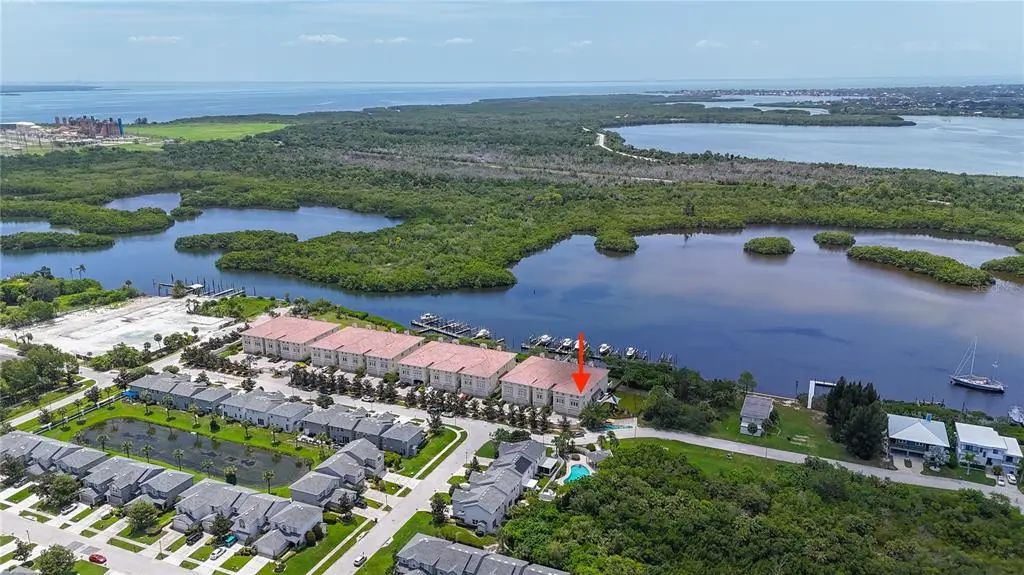 1008 Paseo Del Rio Ne, ST PETERSBURG