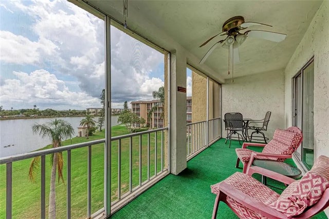 3801 Lake Bayshore Drive H413, BRADENTON