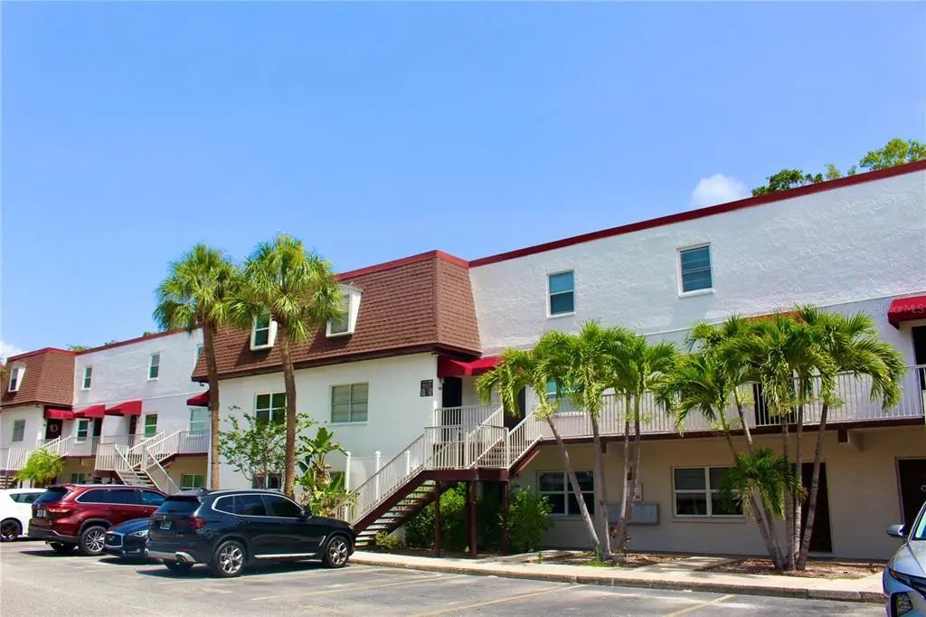9101 Tudor Drive F206, TAMPA