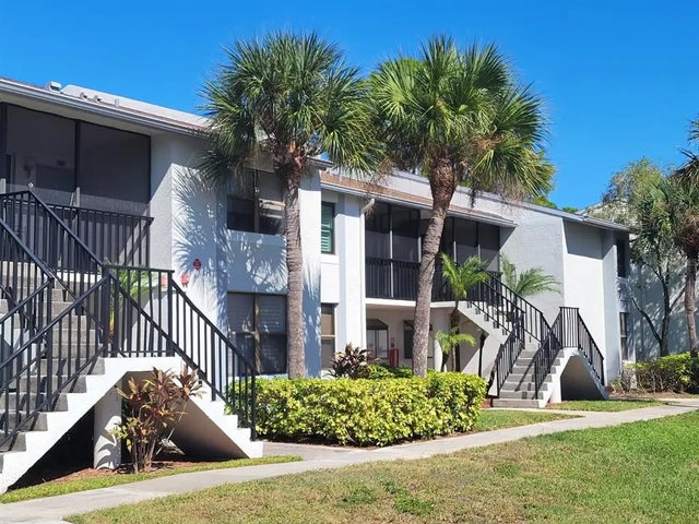 1967 Cormorant Court 516, CLEARWATER