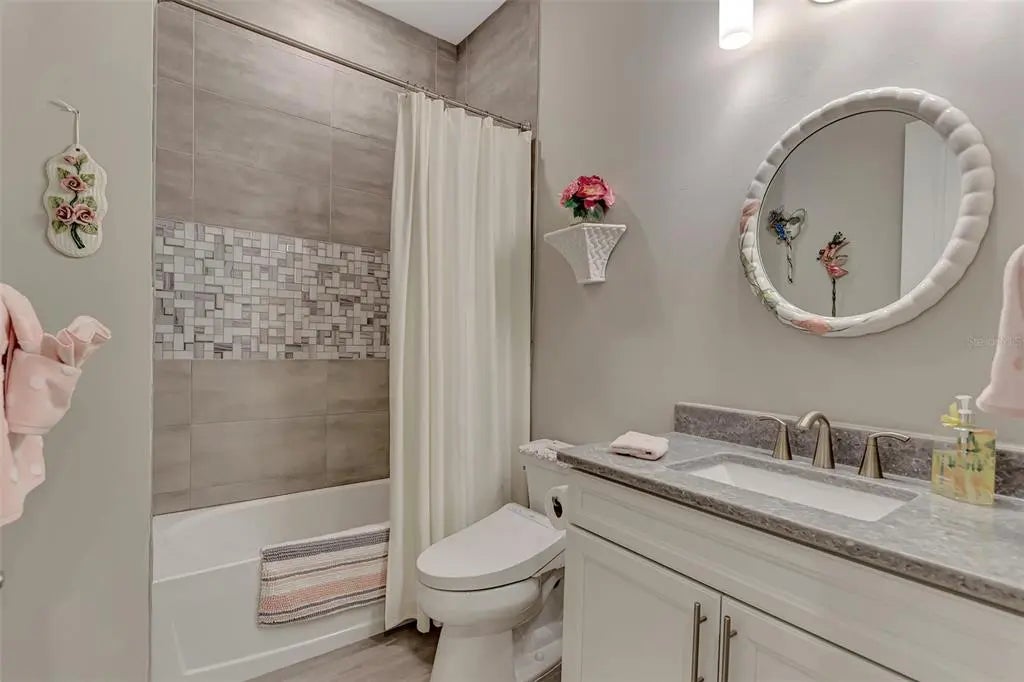 Gulf Shores Realty: 32 d93bb90bd99b2d1461ed1418eb2ace79 l