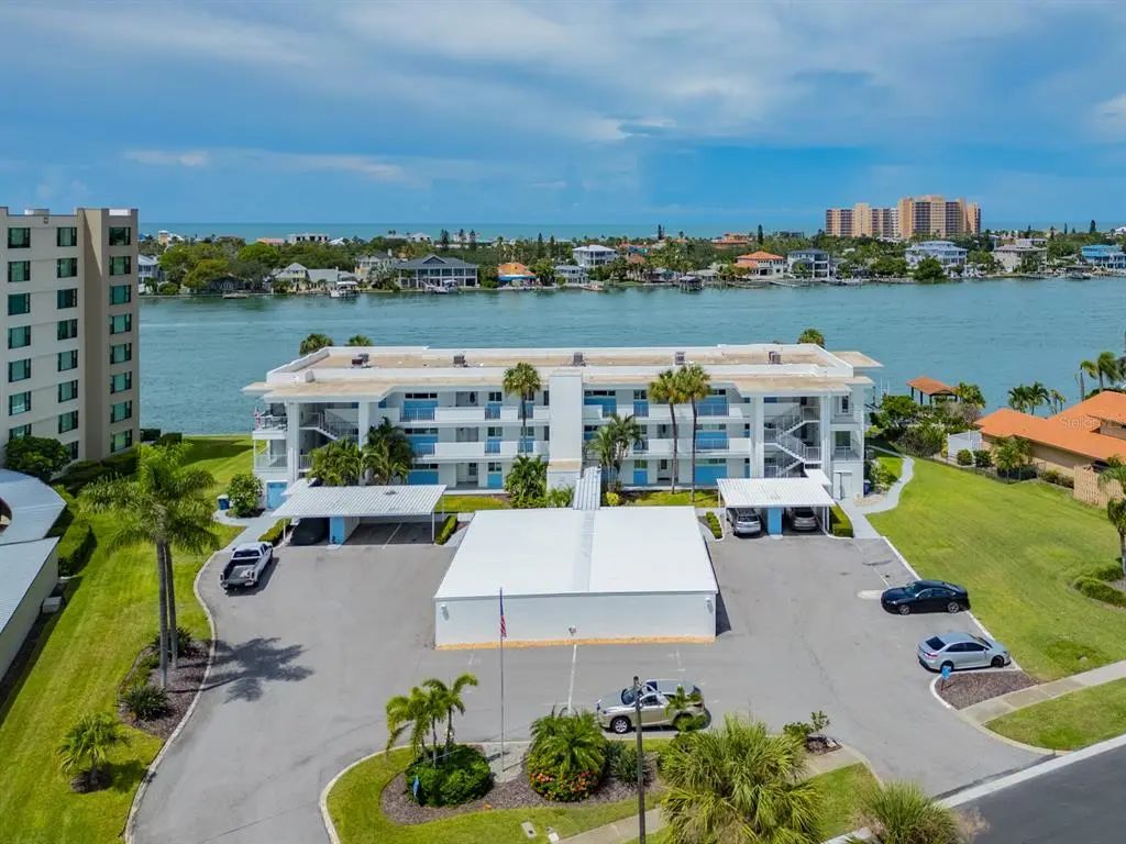 770 Island Way N103, CLEARWATER