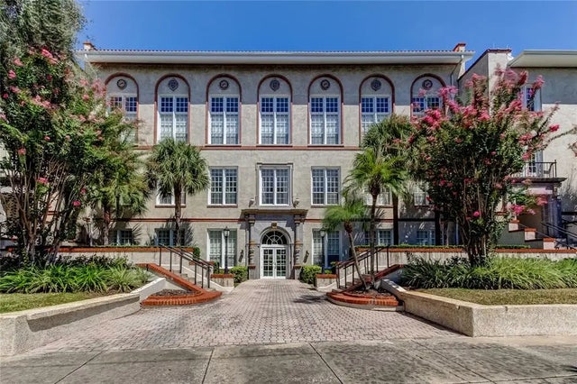 701 Mirror Lake Drive N 103, ST PETERSBURG