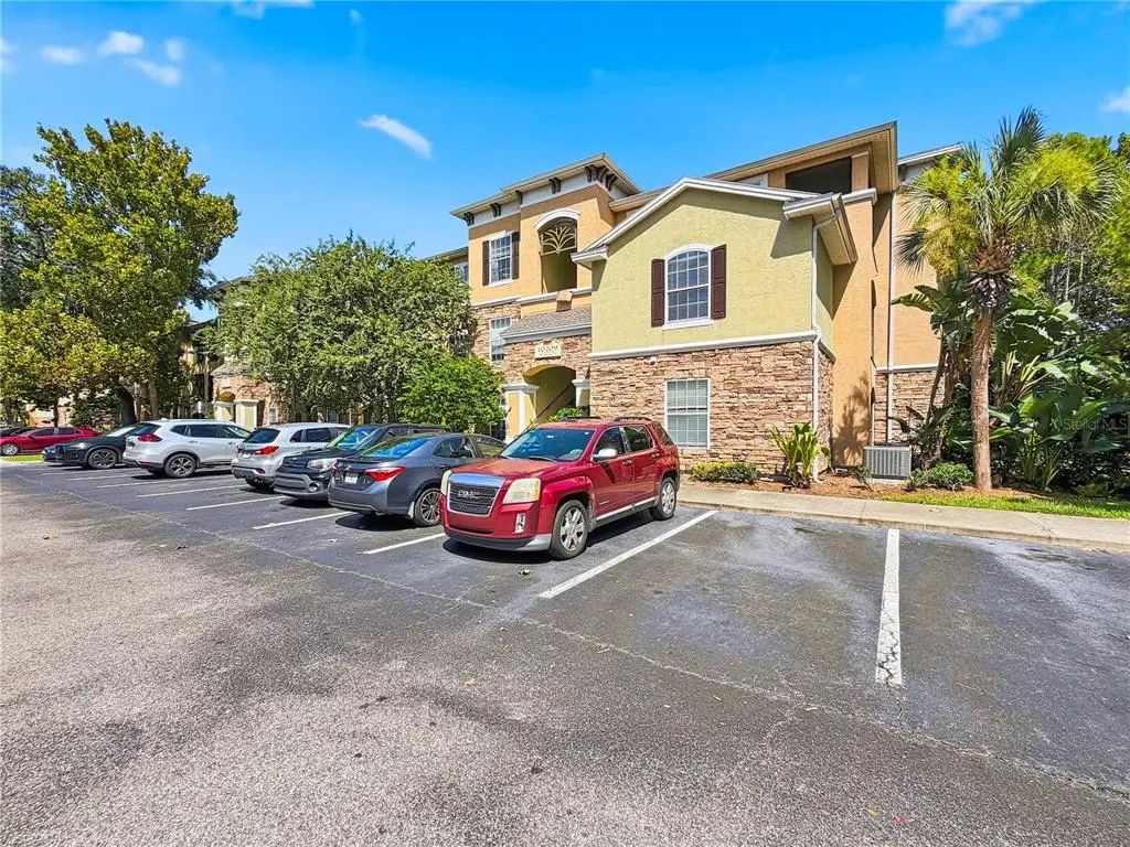 10209 Courtney Palms Boulevard 203, TAMPA