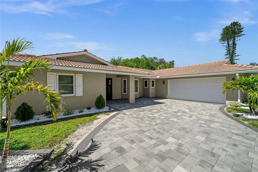 7520 Curtiss Avenue, SARASOTA