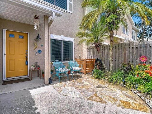 18510 Pebble Lake Court, TAMPA
