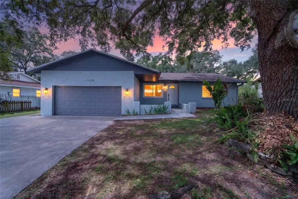 1229 Oak Valley Drive, SEFFNER