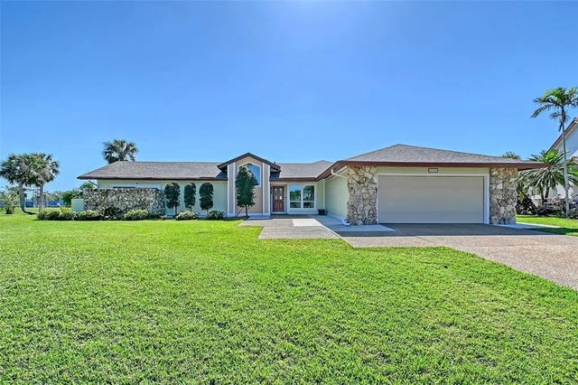 3704 Prairie Dunes Drive, SARASOTA
