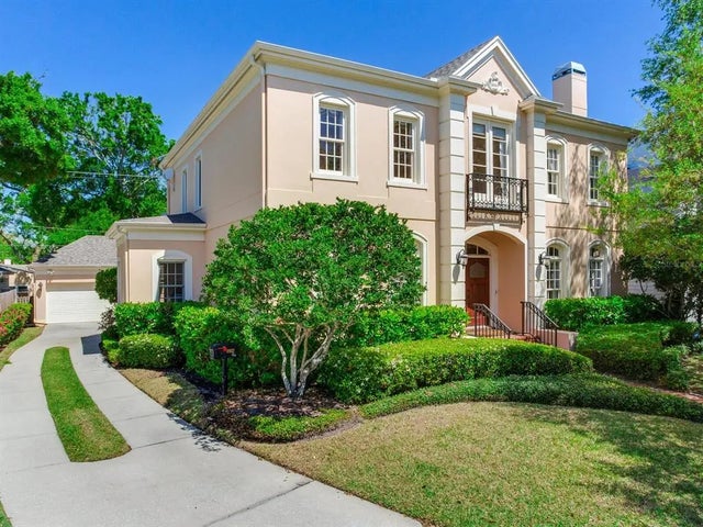 2927 W Bayshore Court, TAMPA